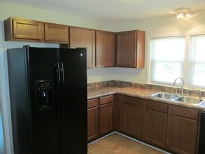 2301 US-52 in Pinnacle, NC - Building Photo - Building Photo