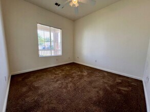 1519 Avenue E in Kingsburg, CA - Building Photo - Building Photo