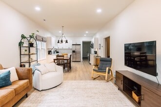 215 Kerr Ave in Murfreesboro, TN - Foto de edificio - Building Photo