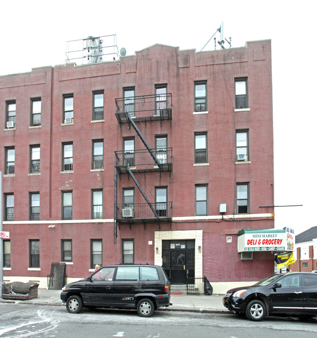 7711 17th Ave in Brooklyn, NY - Foto de edificio - Building Photo