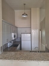 2925 SE 16th Ave, Unit 200 in Homestead, FL - Building Photo - Building Photo