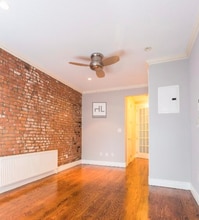 East 5th Street, Unit 3 in New York, NY - Building Photo - Building Photo