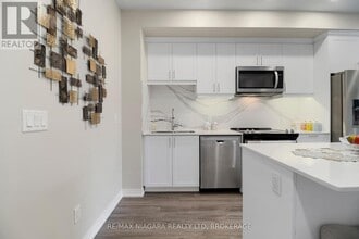 50 Herrick Ave in St Catharines, ON - Building Photo - Building Photo