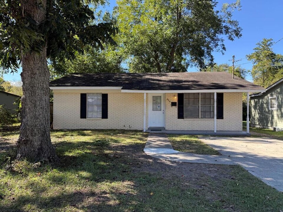 616 Ashland Dr in Dothan, AL - Building Photo