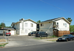 2832 E Grant Ave in Fresno, CA - Building Photo - Building Photo