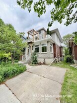 194 Campbell Ave in Windsor, ON - Building Photo