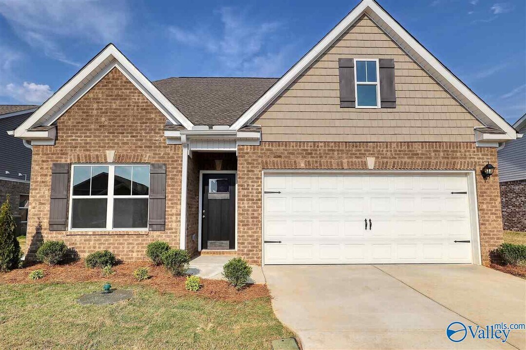 125 Morning Dew Rd in Toney, AL - Building Photo