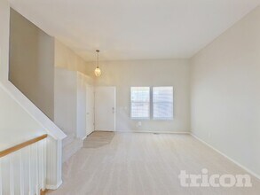 6855 Fountain Vista Cir, Unit 203-3 S 6th in Fountain, CO - Foto de edificio - Building Photo