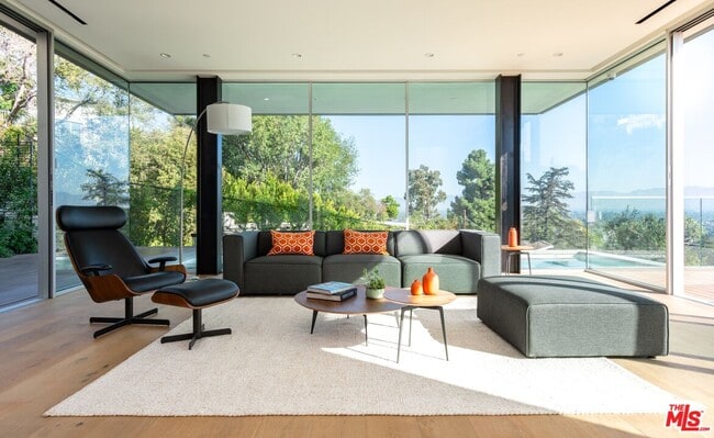 3925 Murietta Ave in Los Angeles, CA - Building Photo - Building Photo
