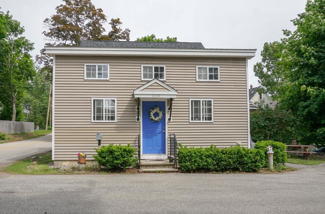 235 Cate St in Portsmouth, NH - Building Photo