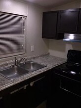 12227 FM1957 in San Antonio, TX - Foto de edificio - Building Photo