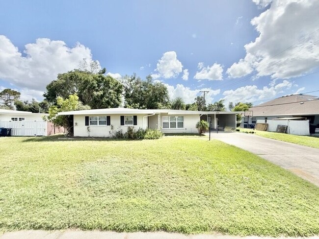 property at 318 Pearl Ave