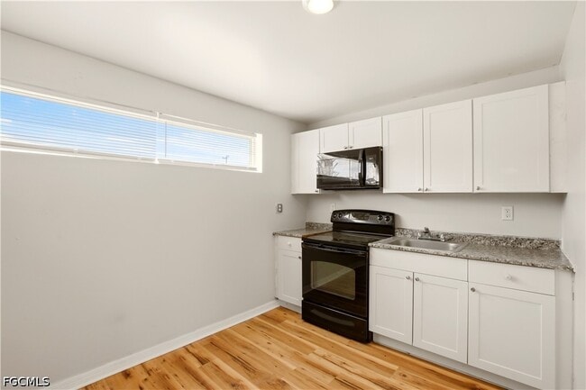 property at 1640 Daniels Dr