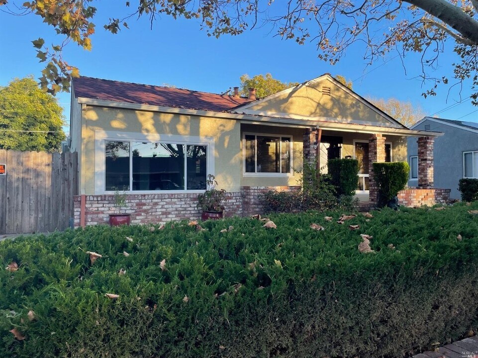 720 Oakwood Ave in Vallejo, CA - Building Photo