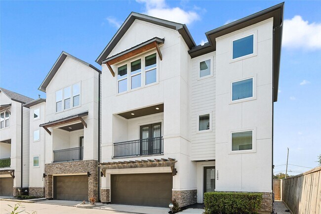 1222 Upton St in Houston, TX - Foto de edificio - Building Photo