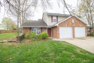 1306 Godas Cir in Columbia, MO - Building Photo