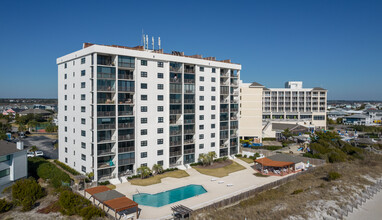 The Islander Condominium in Wrightsville Beach, NC - Foto de edificio - Building Photo