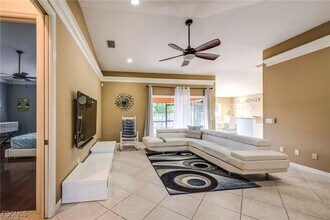 9036 Henry Rd in Ft. Myers, FL - Building Photo - Building Photo