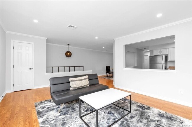1 Atlantic Ave-Unit -16 in Farmingdale, NY - Building Photo - Building Photo