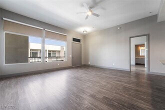 2775 W Pebble Rd in Las Vegas, NV - Building Photo - Building Photo