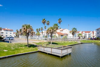 Beach Club in Corpus Christi, TX - Foto de edificio - Building Photo
