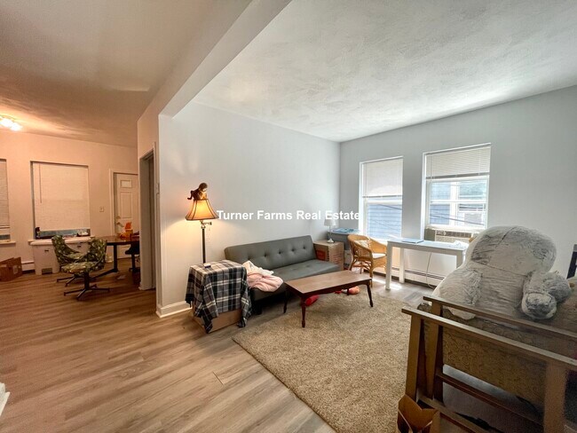 112 Berkshire St, Unit 3 in Cambridge, MA - Building Photo - Building Photo