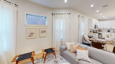 12 York St, Unit 1 in Boston, MA - Building Photo - Building Photo