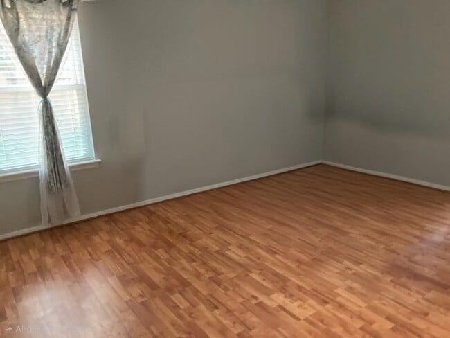 property at 3002 Avanti Ct