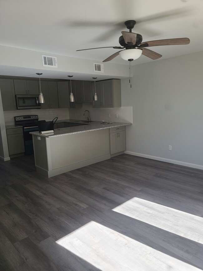 4985 Catalina Cir in Pensacola, FL - Building Photo - Building Photo