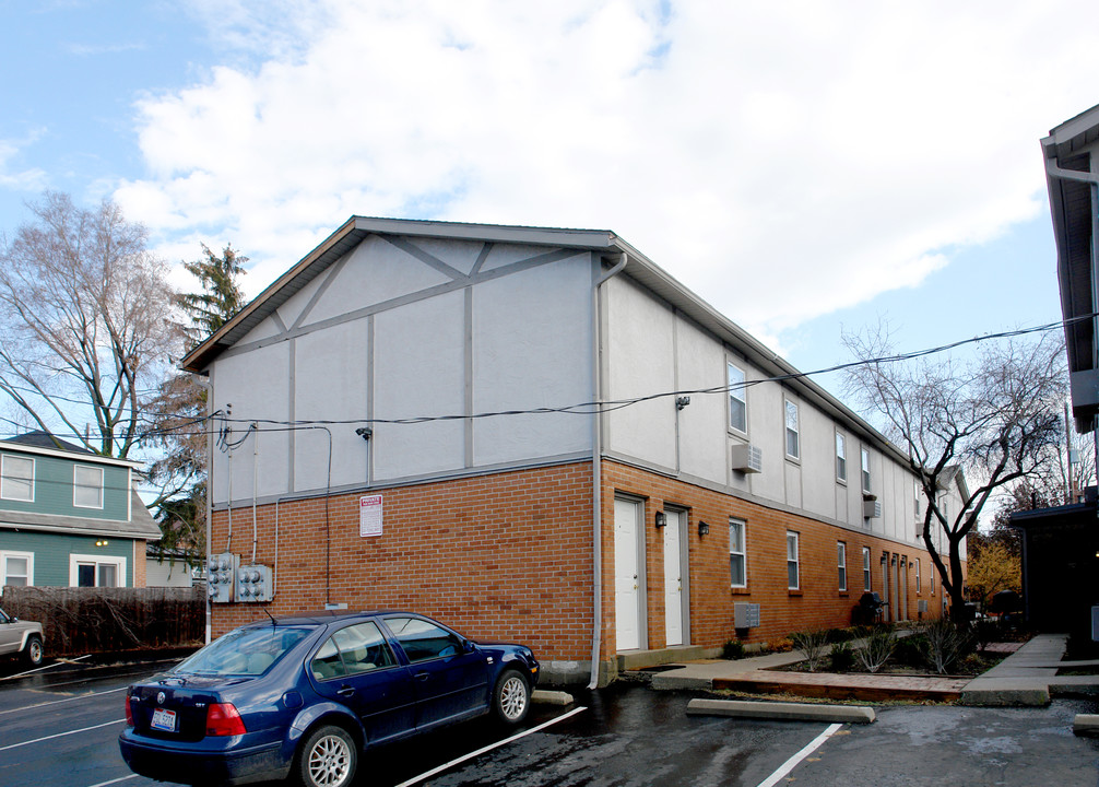 675 S 9th St in Columbus, OH - Building Photo