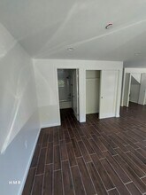 749 1/2 E Ave 43 in Los Angeles, CA - Building Photo - Building Photo