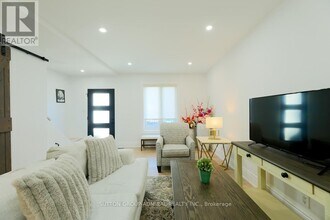 70 Carlaw Ave in Toronto, ON - Building Photo - Building Photo