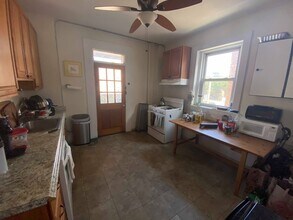 12 Royce Rd, Unit 3 in Boston, MA - Building Photo - Building Photo