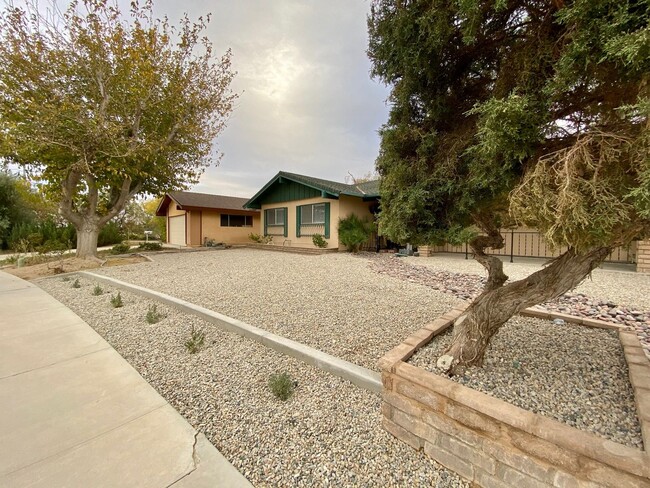 535 W Kevin Ct in Ridgecrest, CA - Building Photo - Building Photo