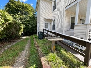 225 Beechwood Ave in Torrington, CT - Foto de edificio - Building Photo