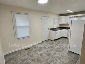 323 Chickamauga Ave in Knoxville, TN - Building Photo - Building Photo