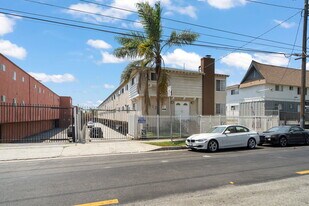 3612 W. 102nd St. in Inglewood, CA - Building Photo