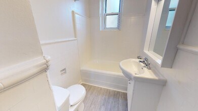 Coolbrook & Cote Saint-Luc in Montréal, QC - Building Photo - Building Photo