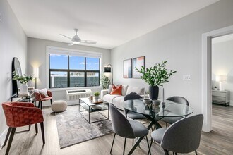 32 Oakland Ave in Jersey City, NJ - Foto de edificio - Building Photo