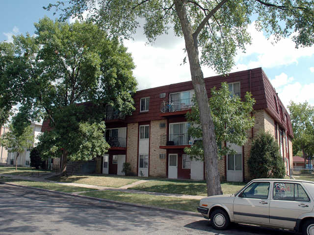 Pleasant Apartments in Minneapolis, MN - Building Photo - Building Photo