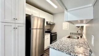 Franklin Manor Apartments in Franklin, TN - Building Photo