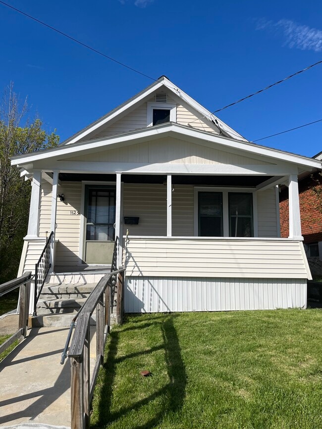 property at 1125 Raymond St