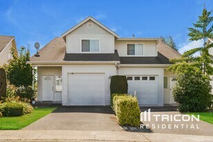 6214 126th St E in Puyallup, WA - Building Photo