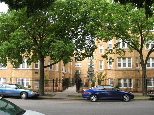 6804 S Perry in Chicago, IL - Foto de edificio