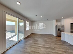 5830 Fly Fisher St in Las Vegas, NV - Building Photo - Building Photo