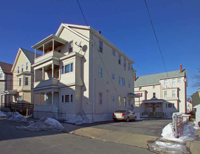 94 Snell St in Fall River, MA - Building Photo - Building Photo