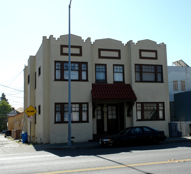 2414 Sonoma Blvd in Vallejo, CA - Foto de edificio - Building Photo