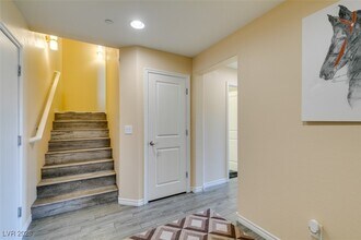 172 Petaluma Valley Dr in Las Vegas, NV - Building Photo - Building Photo