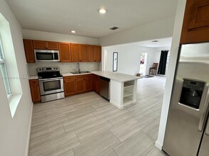 708 SW 6th St in Hallandale Beach, FL - Building Photo - Building Photo