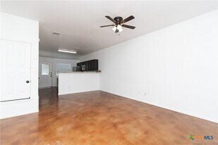 235 N Mary Jo Dr in Harker Heights, TX - Building Photo